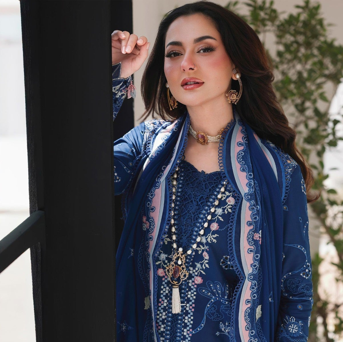 Qalamkar – Navy Chikankari Lawn 3 Piece Suit